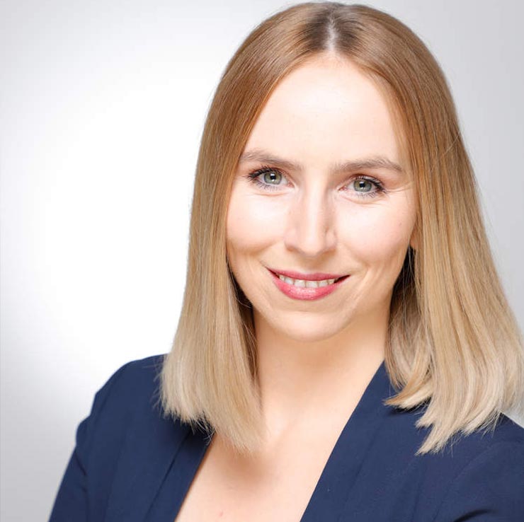 caroline_portrait_2.jpg